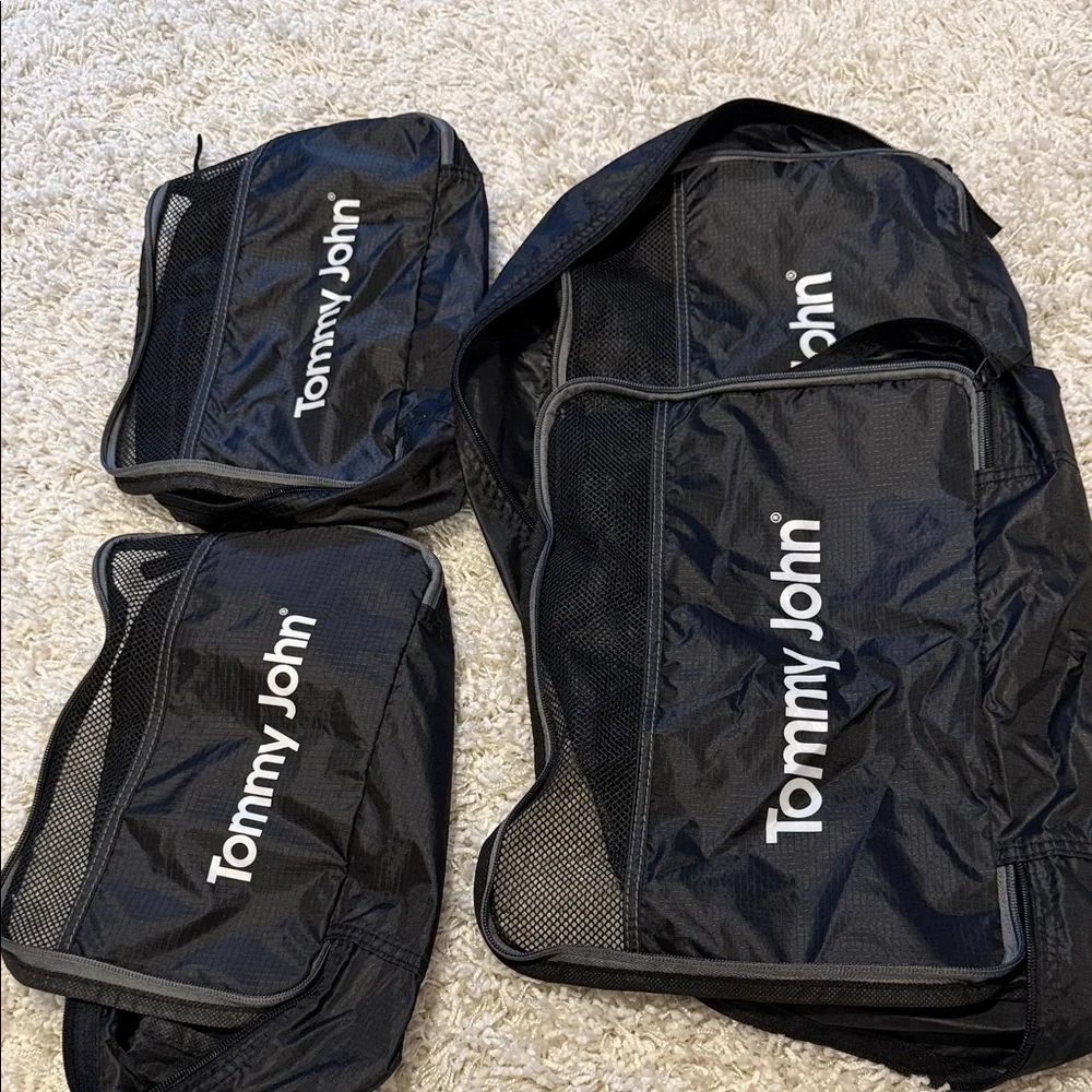 Tommy John Black Packing Cube Set